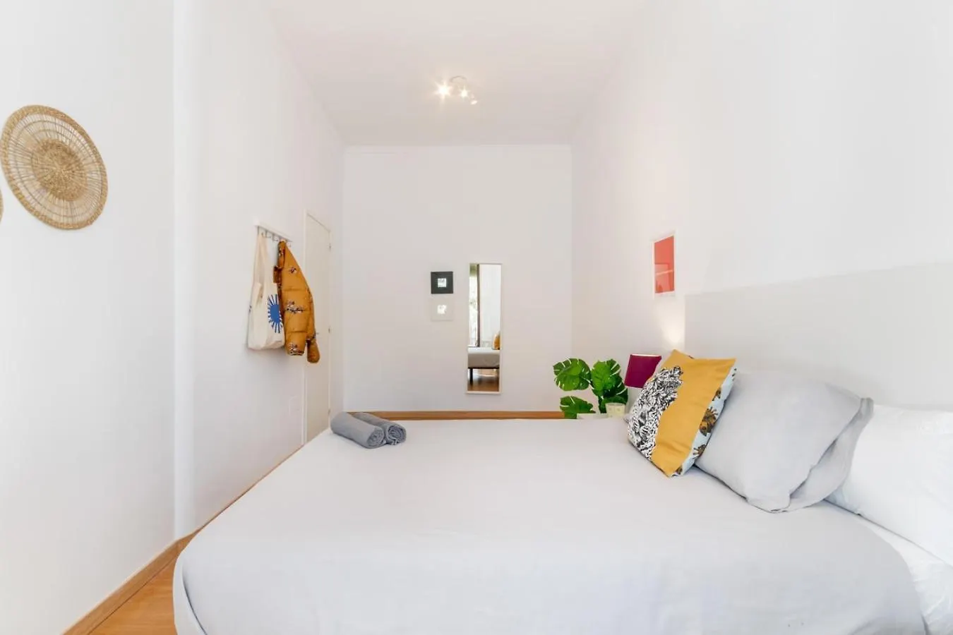 Private Rooms In Historic Center Barcelona Hostel