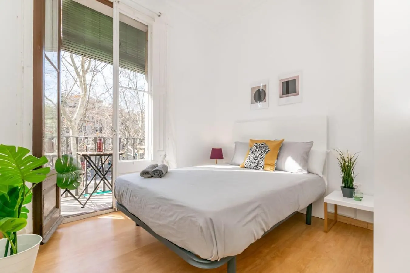Private Rooms In Historic Center location